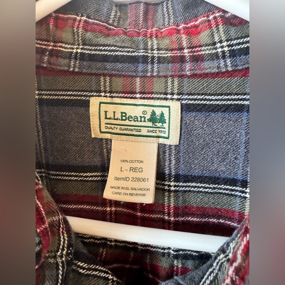 L.L.Bean Scotch Plaid Relaxed Fit Flannel Shirt Grey Button Up Long Sleeve L - Picture 8 of 9
